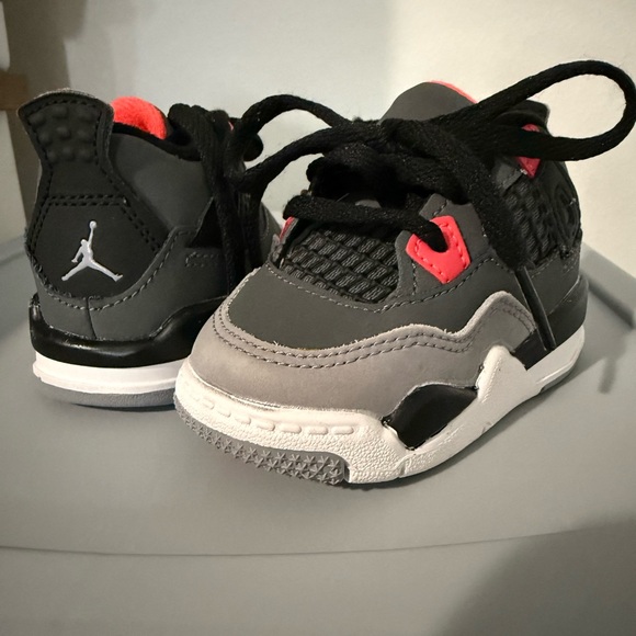Baby Jordan Retro 4 - Picture 5 of 5